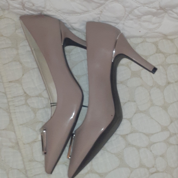 Jones New York heels size 9 - Picture 3 of 8